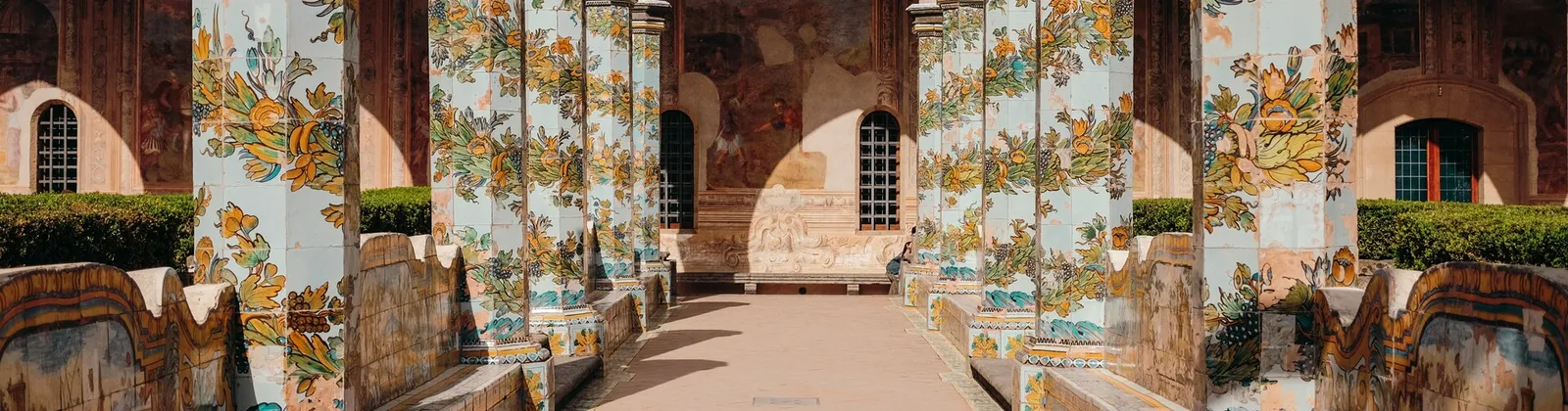 Walking tour of Naples